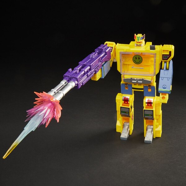 Transformers Collaborative J. Balvintron NTWRK Exclusive Yellow Soundwave  (5 of 13)